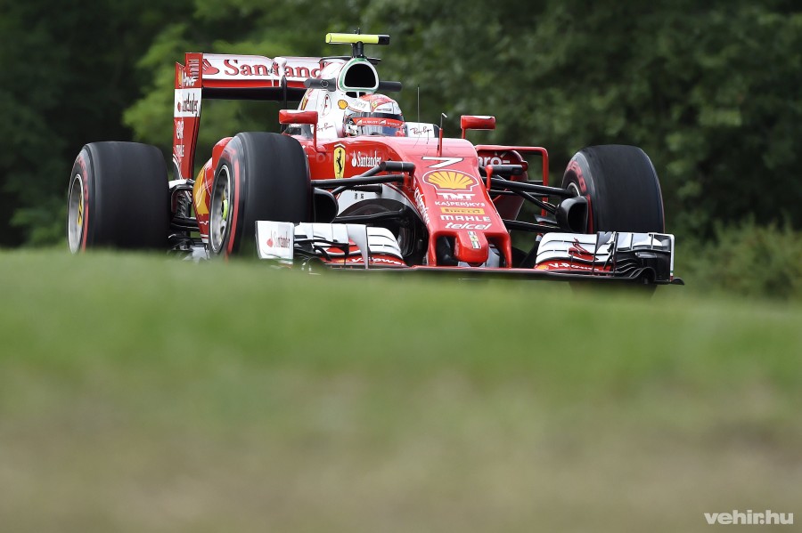 Kimi Räikkönen, a Ferrari csapat finn versenyzője a Forma-1-es Magyar Nagydíj első szabadedzésén a mogyoródi Hungaroringen 2016. július 22-én. MTI Fotó: Kovács Tamás